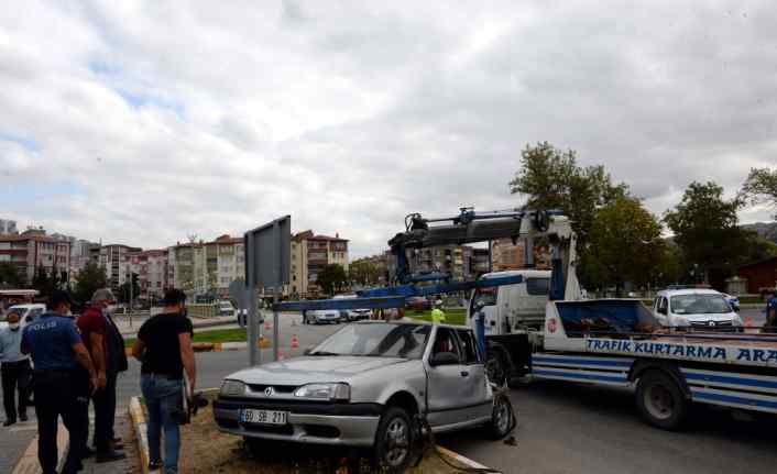 Tokat'ta kamyon ile otomobil çarpıştı: 5 yaralı